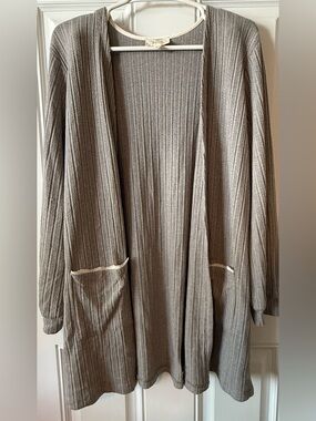 Ribbed Open-Front Cardigan in gray